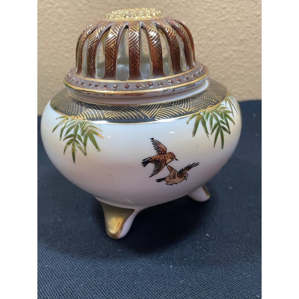 Vintage Japan Andrea By Sadek Hand Painted Incense Burner
Original Sticker